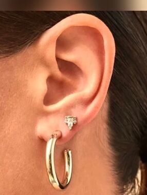 Kendra Scott Gold Hoop Earrings.